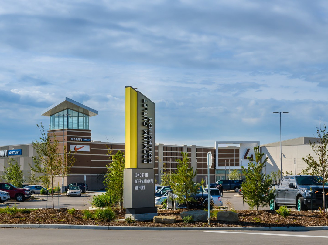 Premium Outlet Collection Edmonton International Airport景点图片
