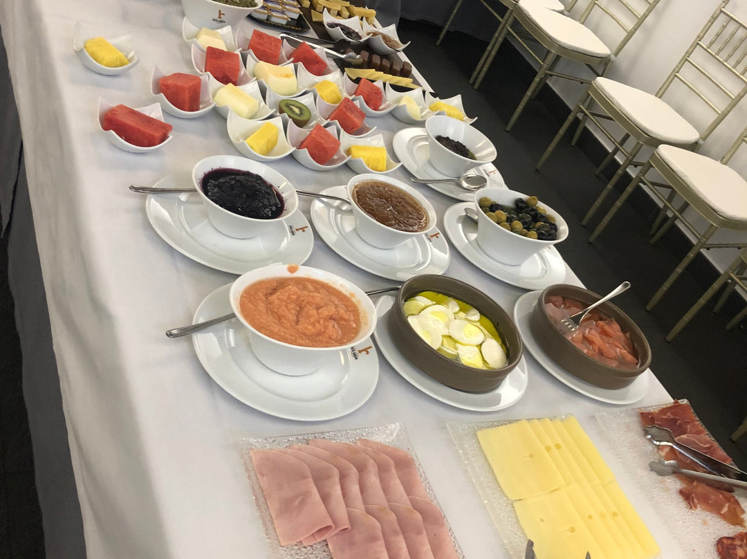 多拉雷亚酒店主图