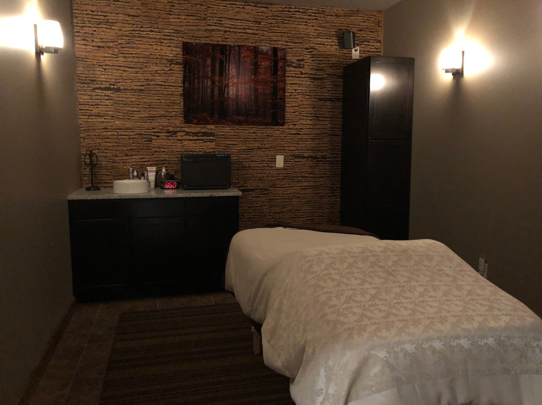 AURA salt cave and wellness-East Amherst必去景点