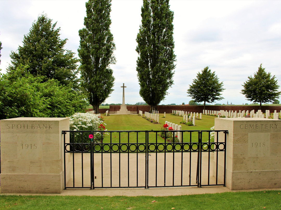 Spoilbank Commonwealth War Graves Commission Cemetery景点图片