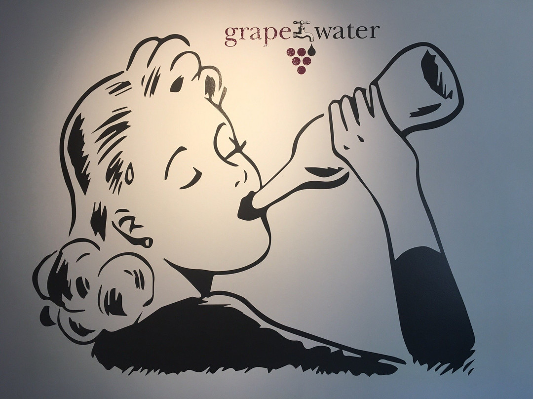 Grape Water Wine Bar景点图片