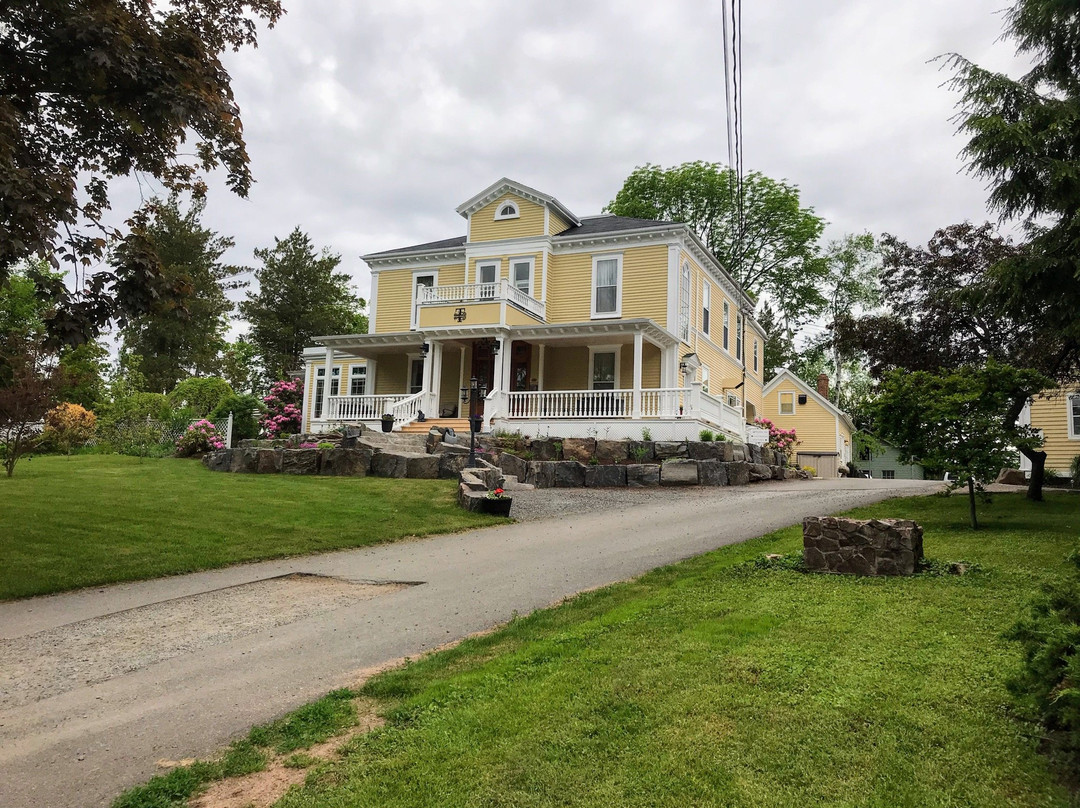 Tattingstone Inn主图