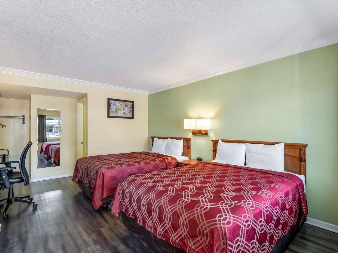 Econo Lodge Woodland Near I-5主图