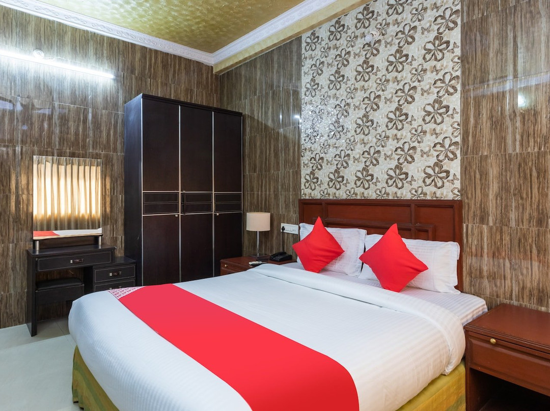 OYO 28324 Hotel Flora Inn