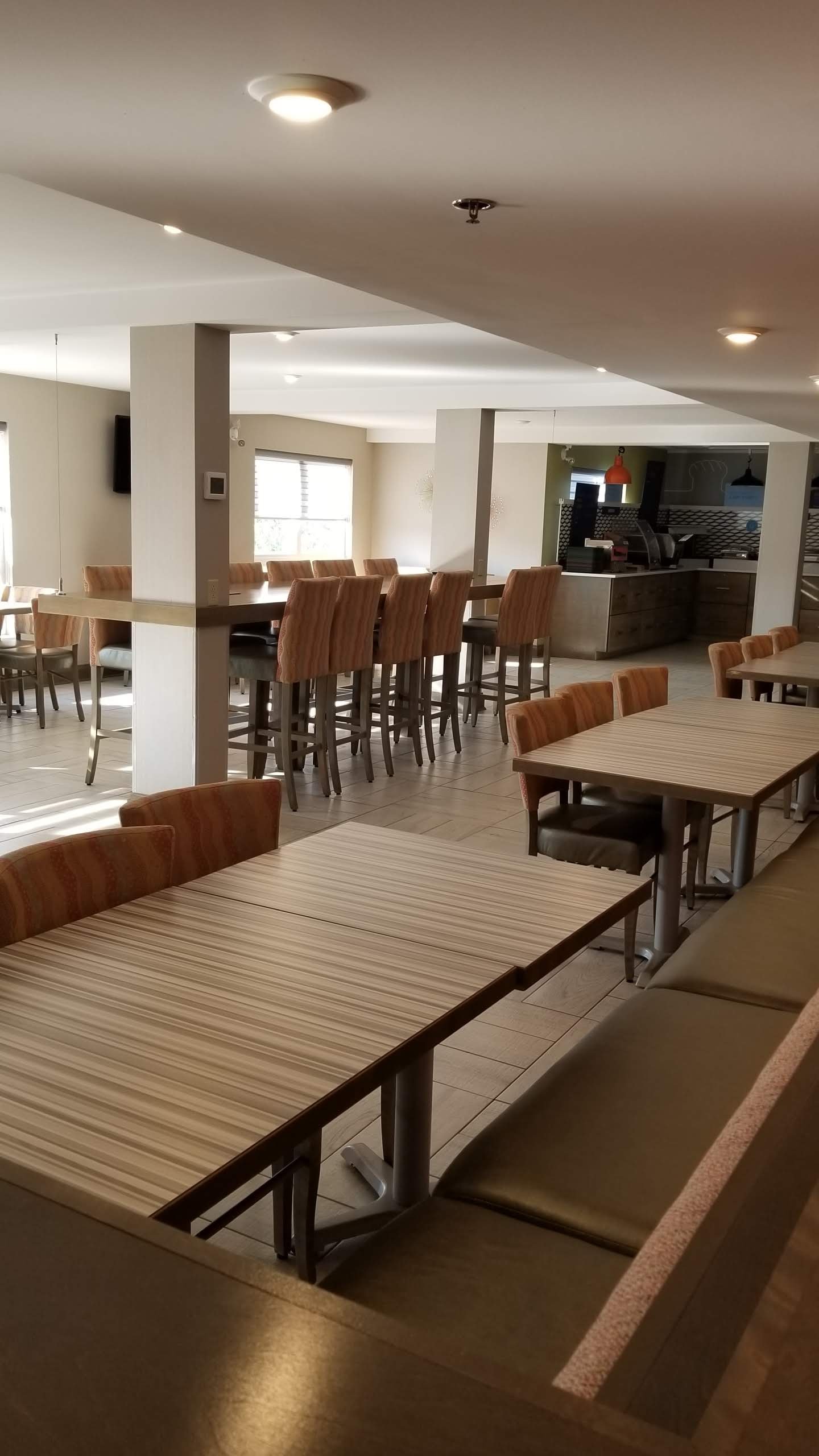 Holiday Inn Express & Suites Fredericton By IHG-餐饮