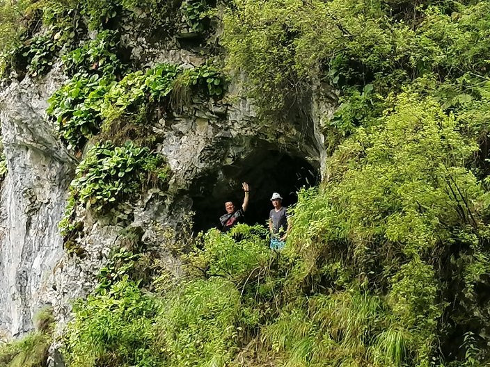 Valley of Grottos景点图片