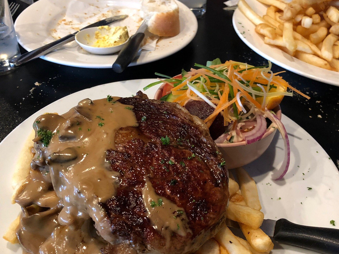 Queens Head Hotel主图