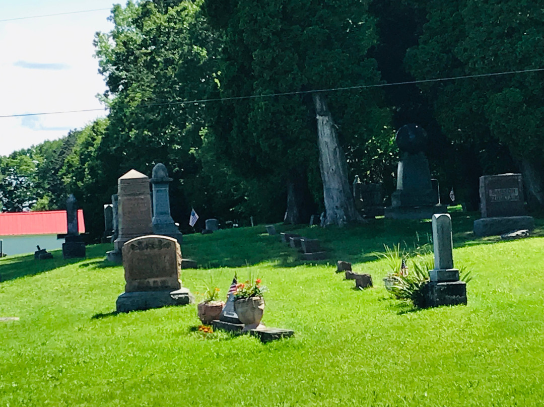 Tompkin Cemetery景点图片