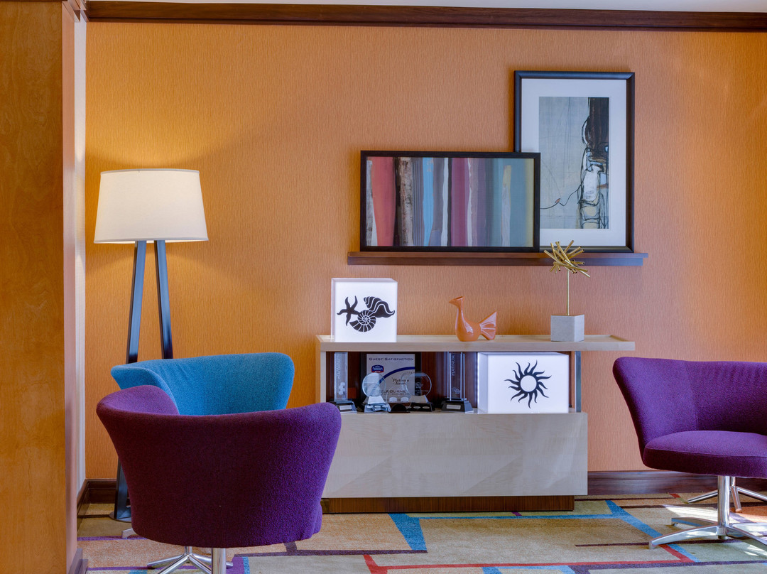 墨尔本棕榈湾/维埃拉费尔菲尔德客栈及套房酒店主图