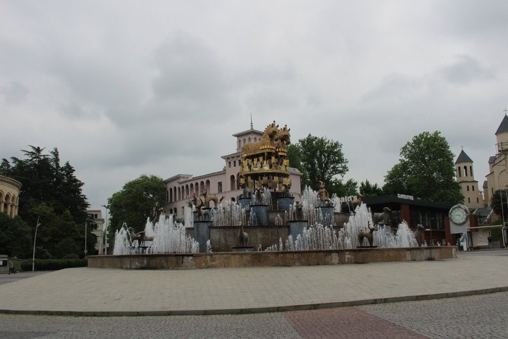 Colchis Fountain景点图片
