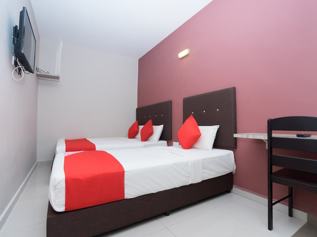 Super Oyo Capital O 90556 Hotel Cherita Rooms主图