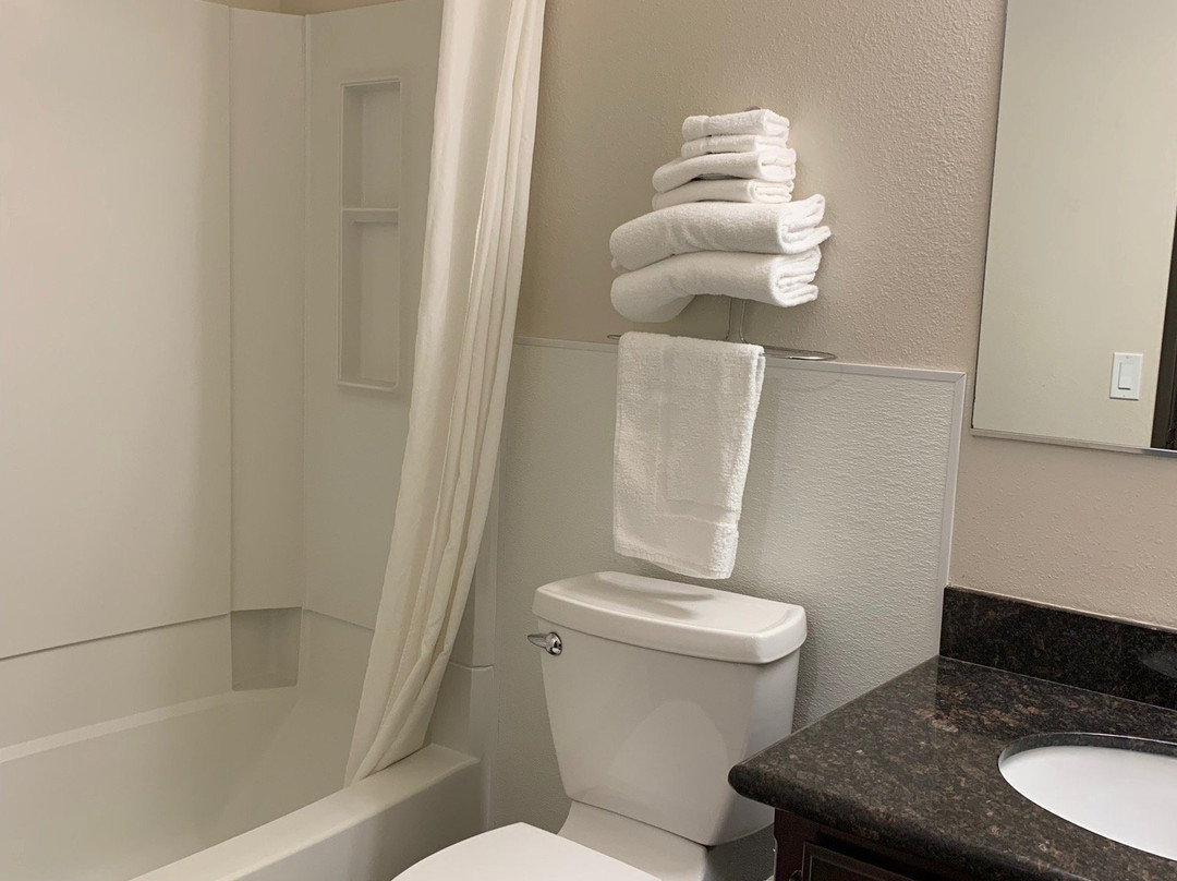 Gateway Inn & Suites主图