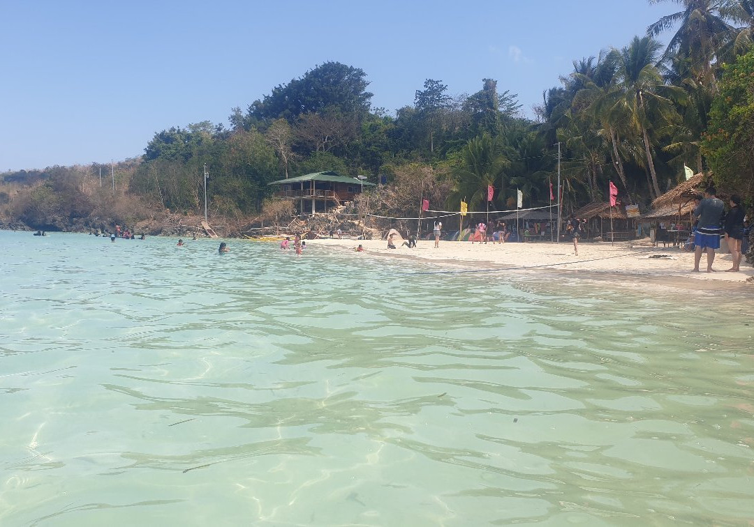 Inasakan Beach景点图片