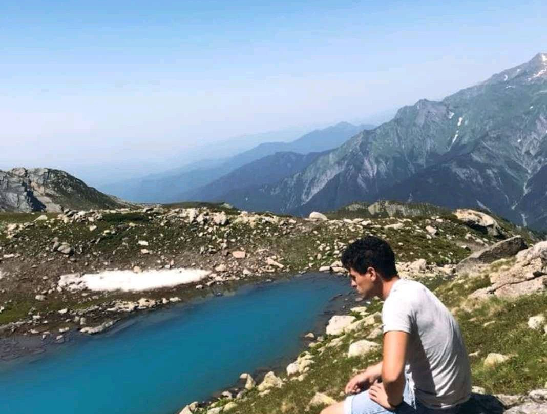 Udziro Bottomless Lake