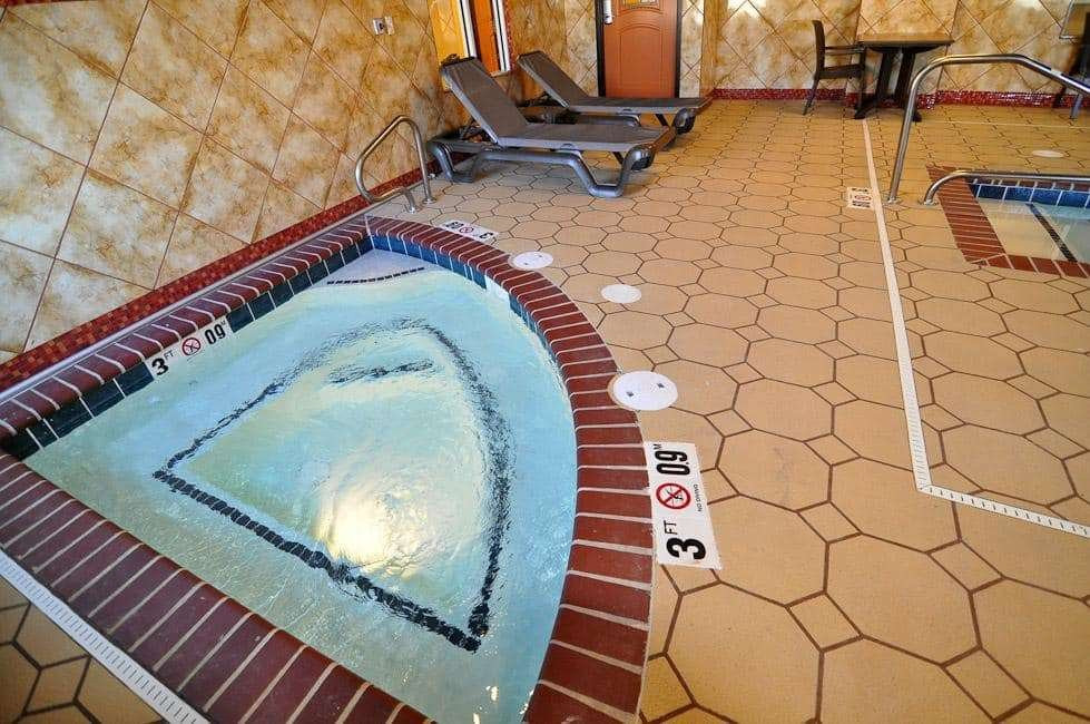 布莱恩特拉金塔旅馆&套房酒店主图