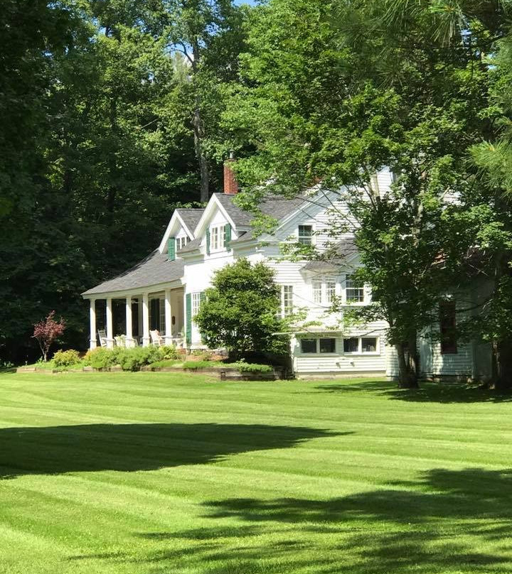 The Golden Maple Tree Inn主图