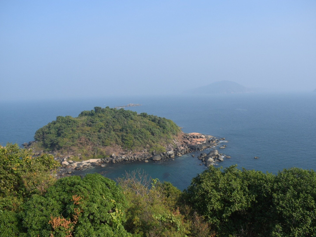 Oyster Rock Lighthouse景点图片