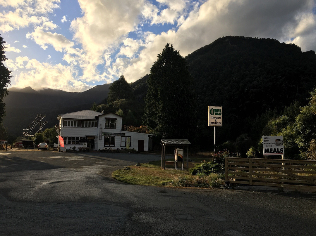 欧文河酒馆和汽车旅馆主图