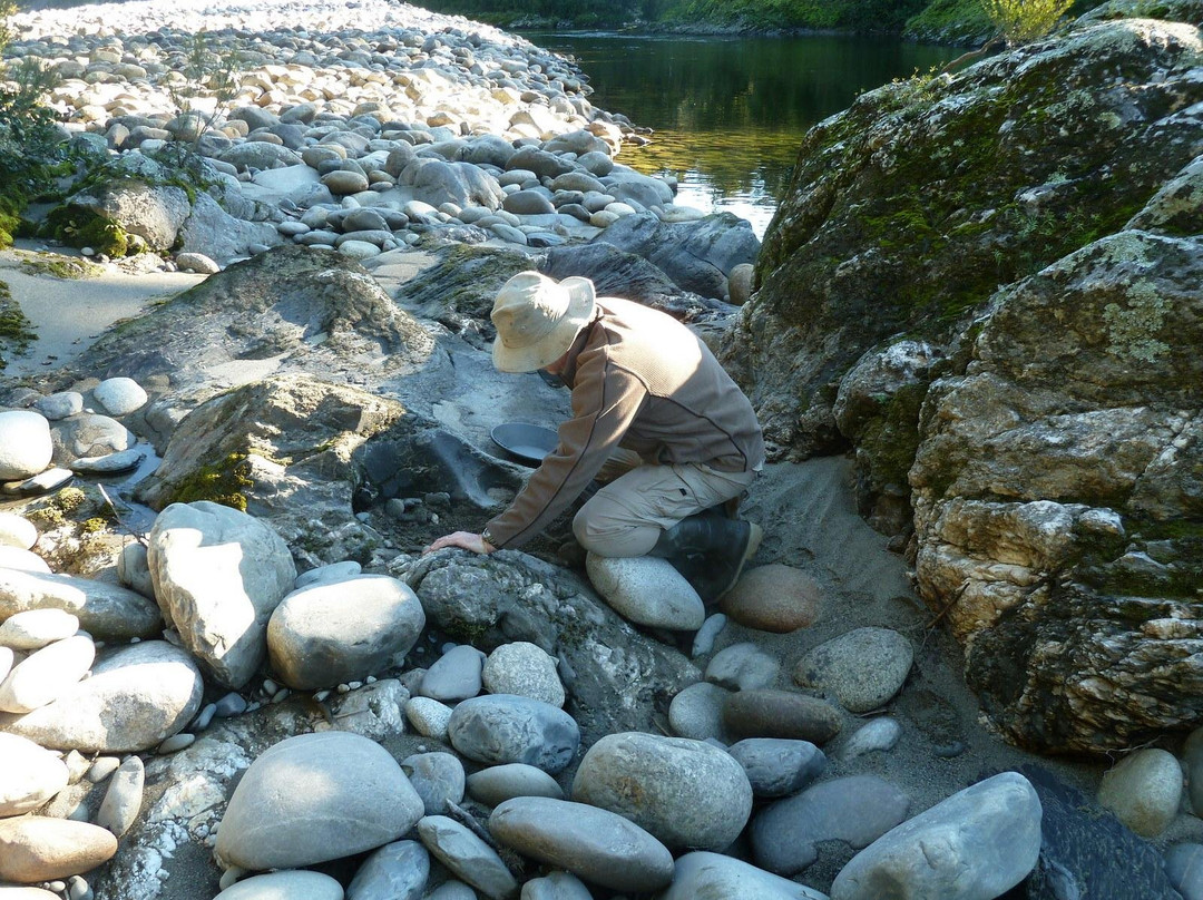 Gold Hunting Adventures景点图片