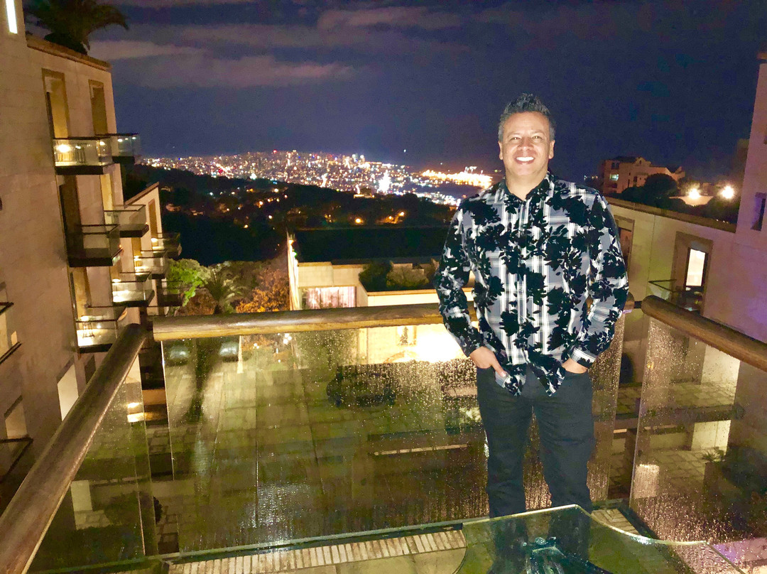 格朗德山丘水疗酒店主图