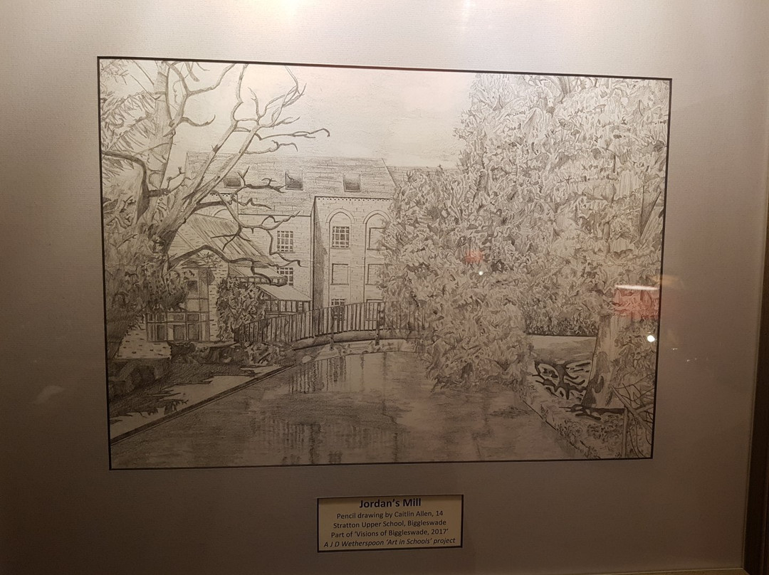 The Crown Hotel主图