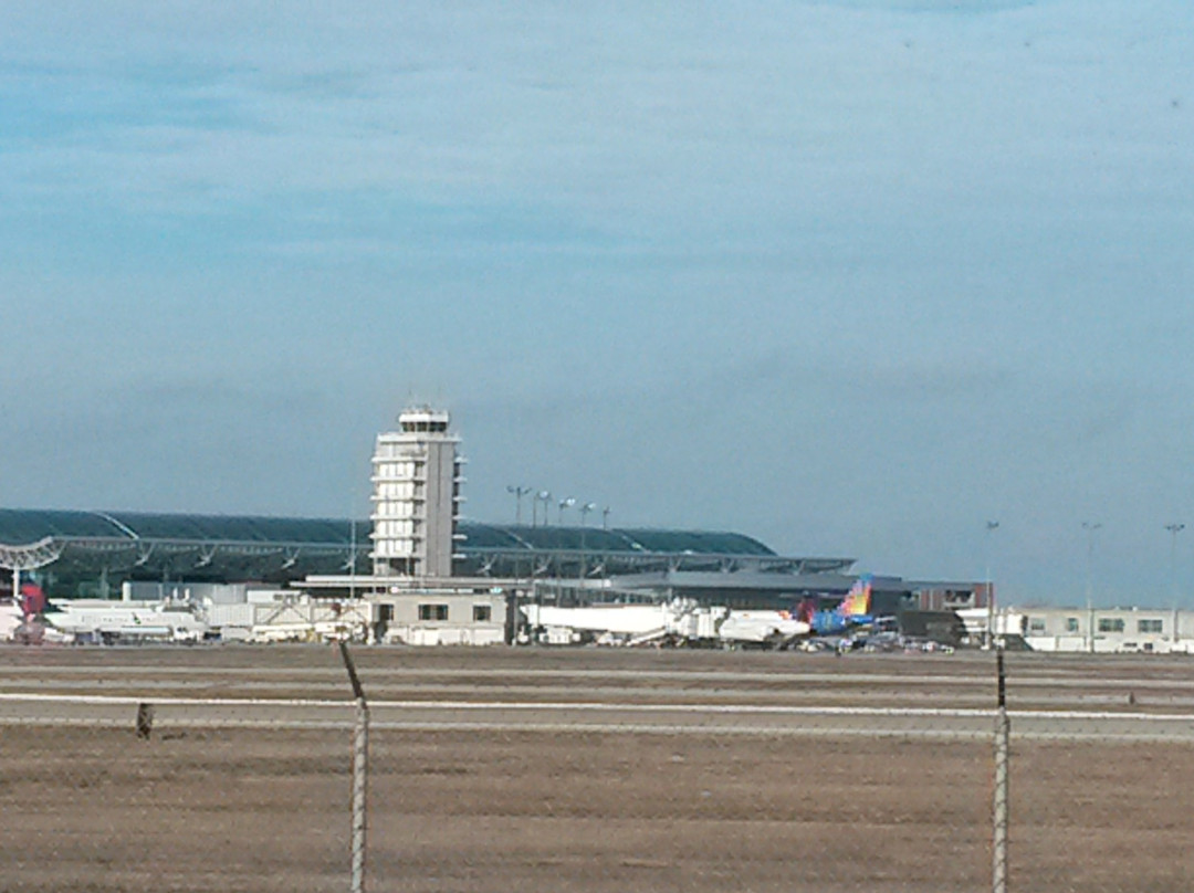 Gerald R. Ford Airport Viewing Park-大急流市必去景点