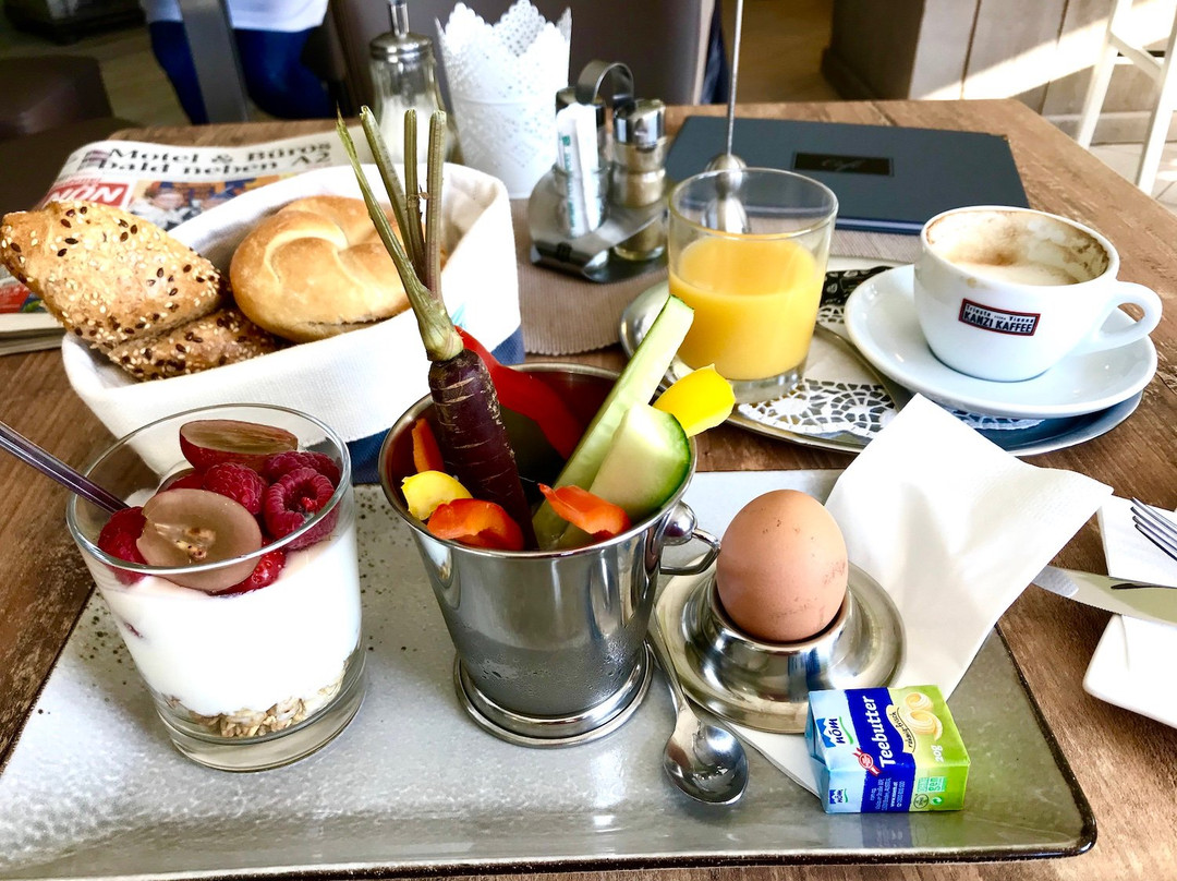 慕兴村餐馆和美食-Die Kredenz