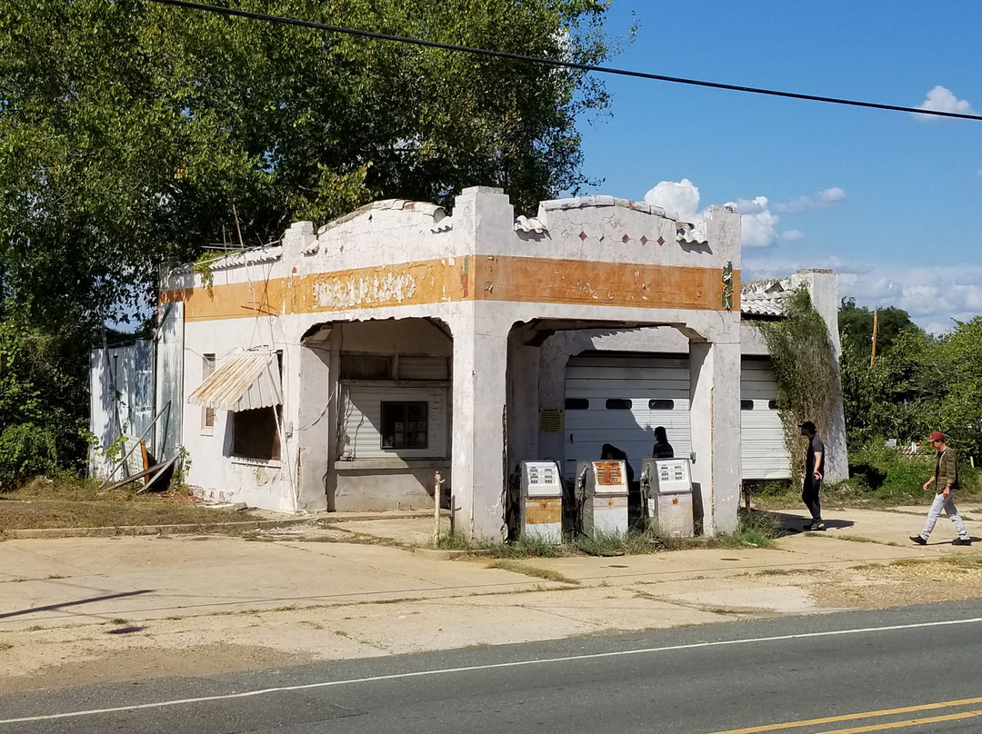 Historic Bonnie and Clyde Gas Station景点图片