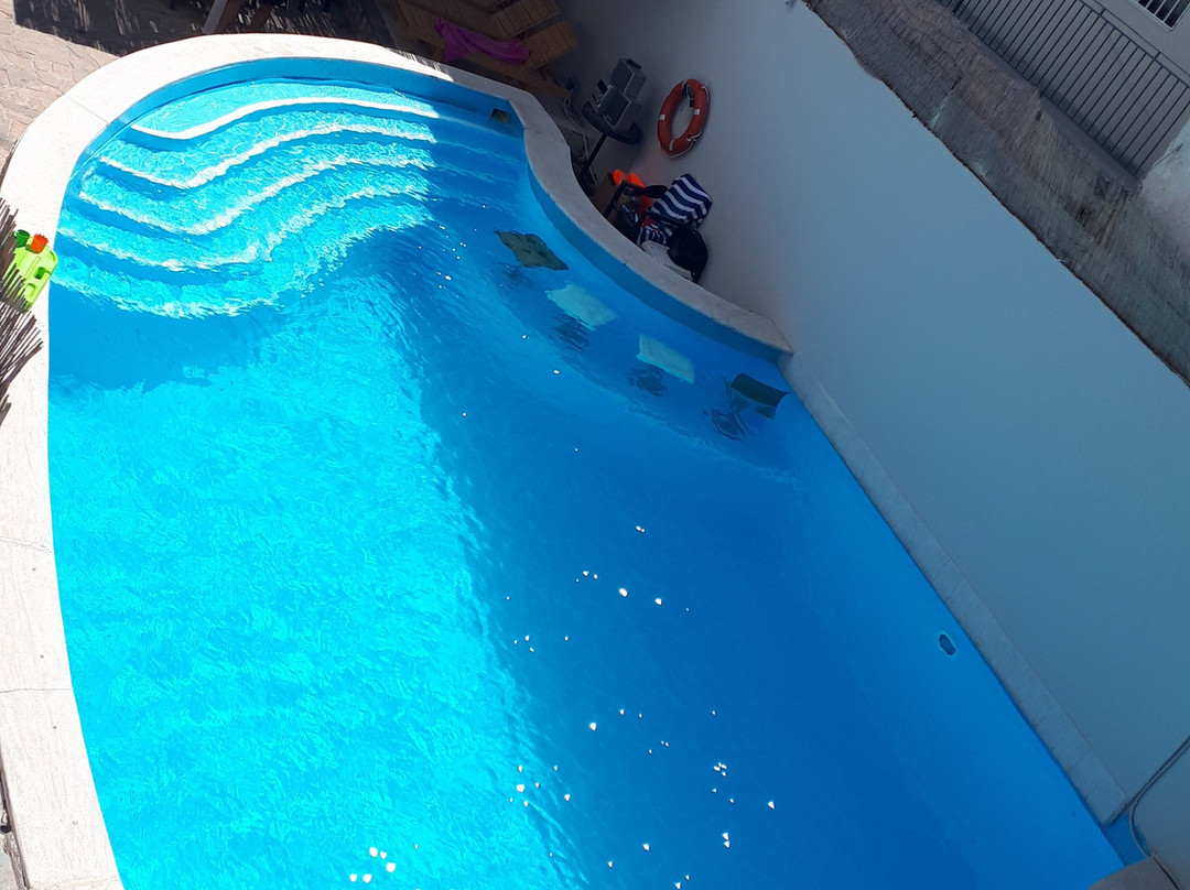 卡尼里海滩酒店主图