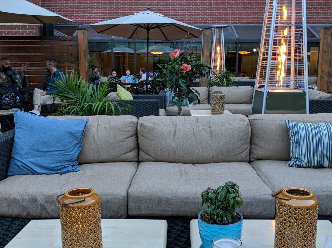 乔治王子酒店主图