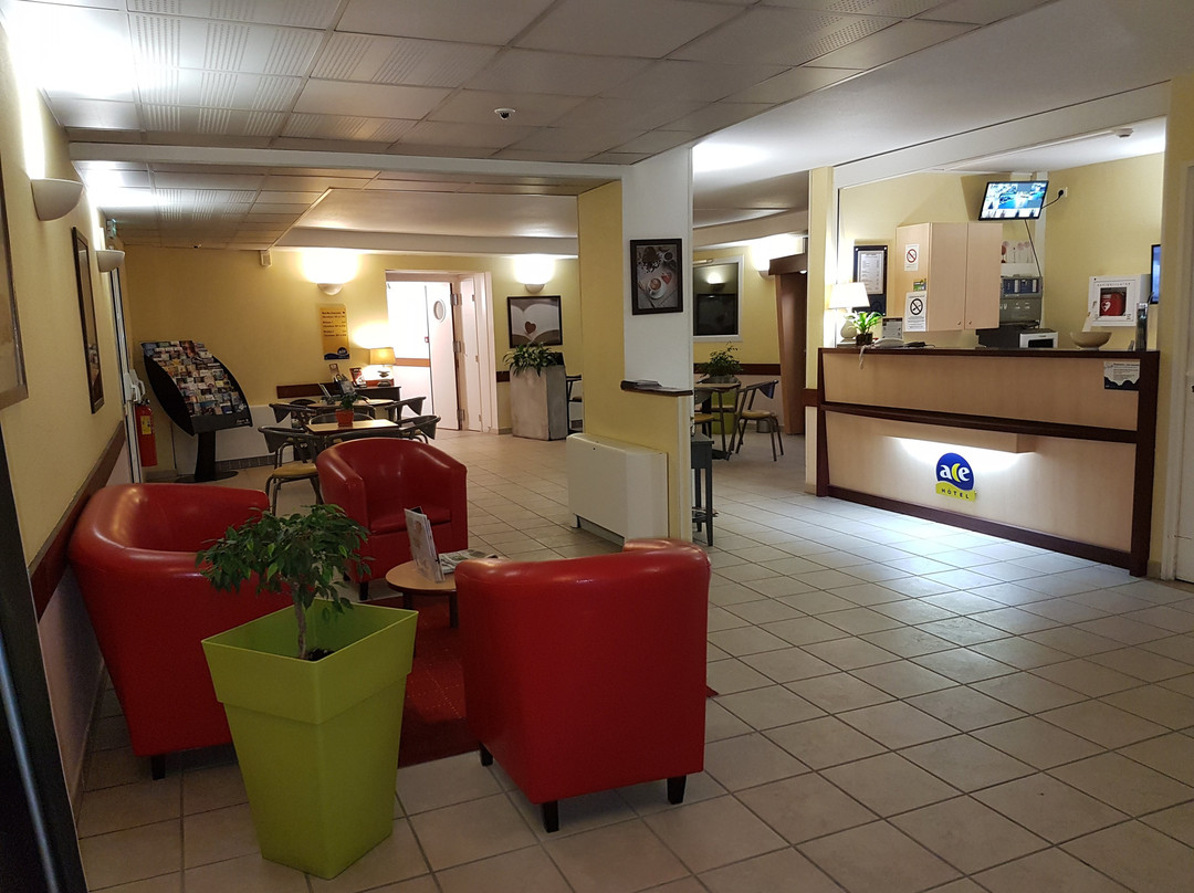 ACE Hôtel Issoire主图