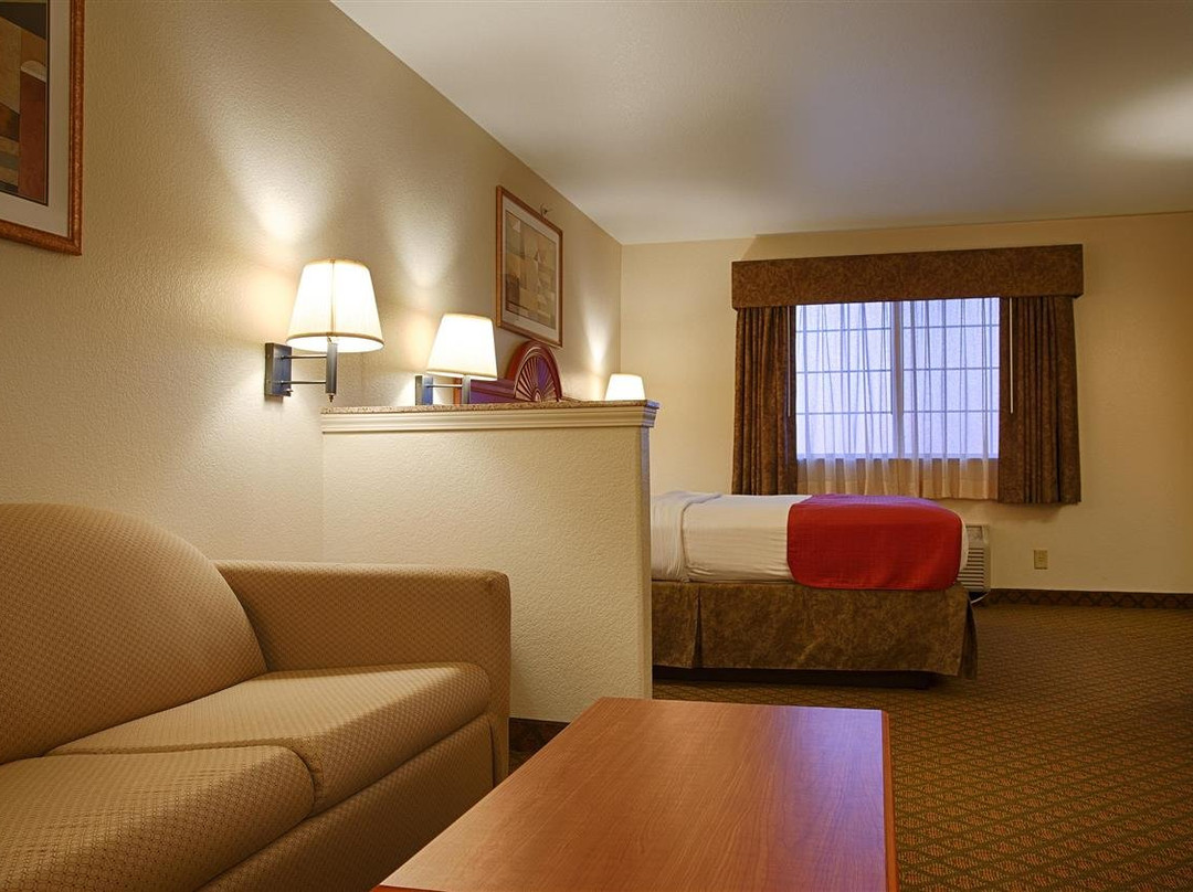 Best Western Henrietta Inn & Suites主图