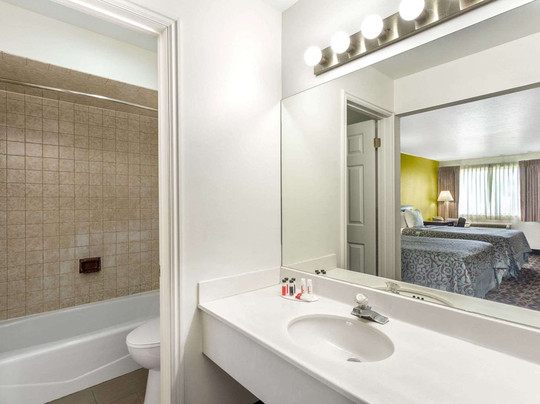 Days Inn by Wyndham Delta主图