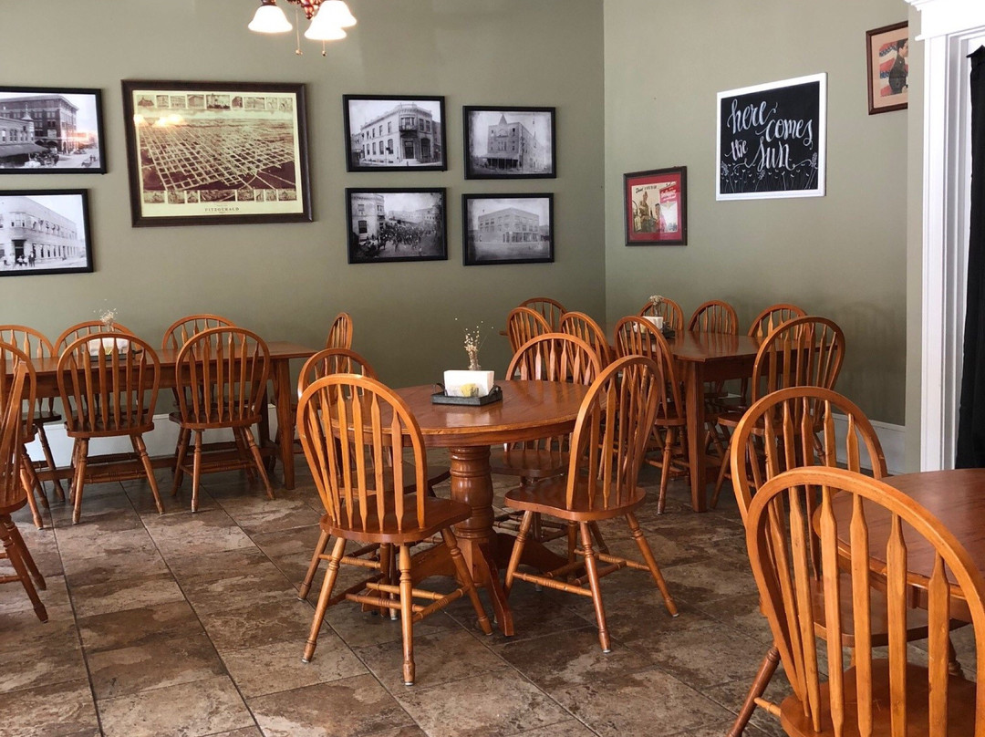 Fitzgerald餐馆和美食-Our Daily Bread Bakery & Cafe