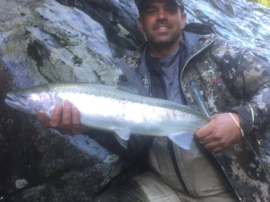 ​Steelhead Fishing Vancouver Island-桑列根湖必去景点