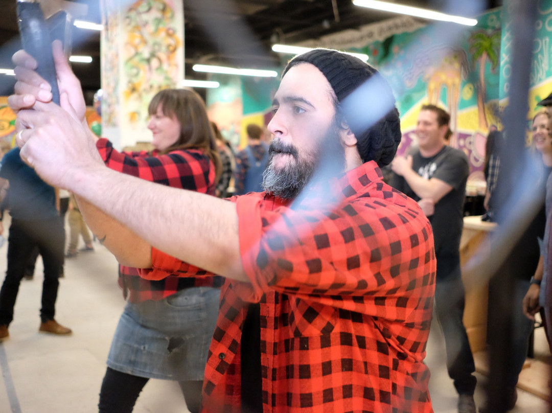 Bad Axe Throwing Chicago (Lake View)-芝加哥必去景点