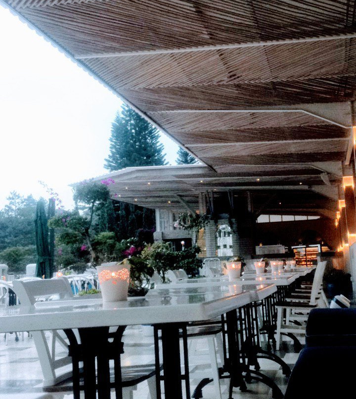 Orofi Cafe by The Valley