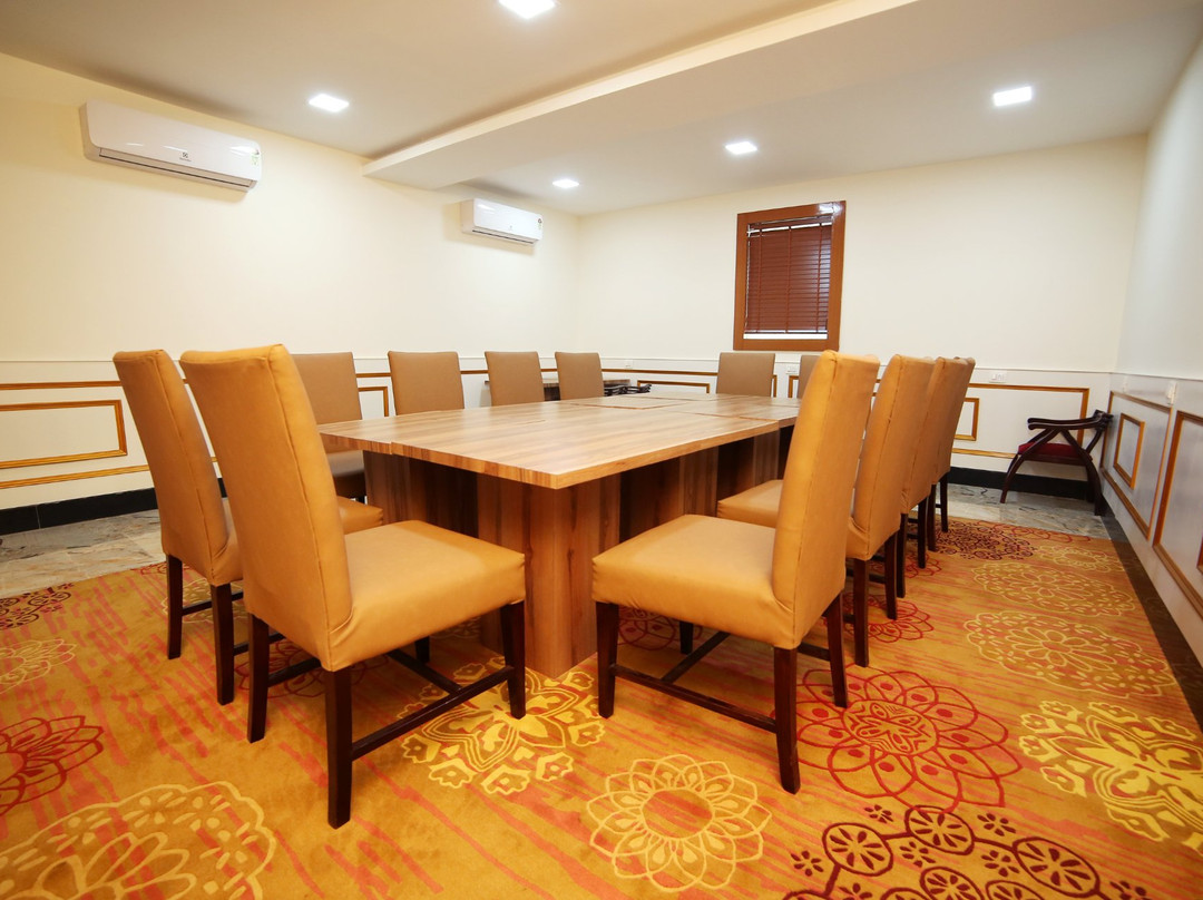 Banyan Hotel & Restro主图