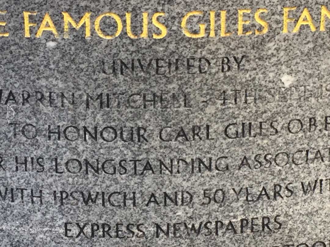 The Giles Statue景点图片