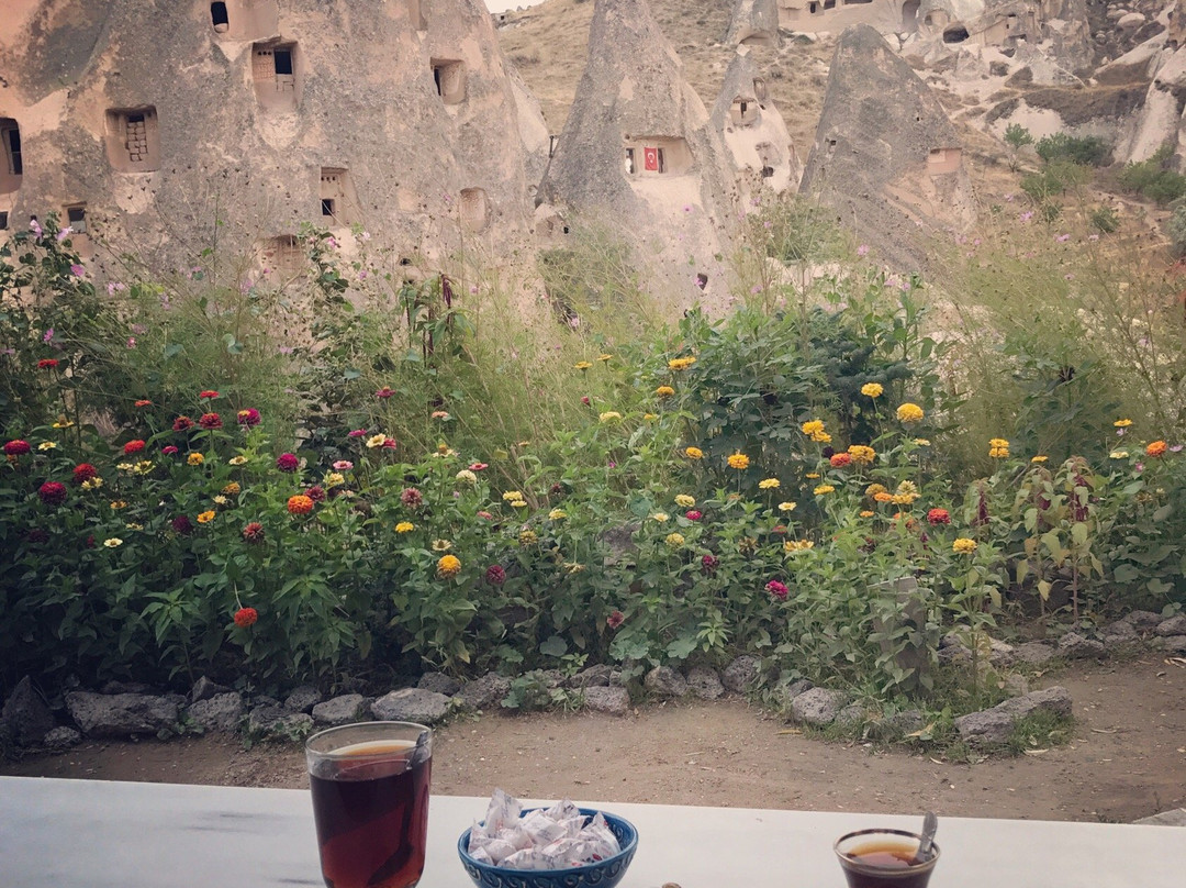 Peri Cafe Cave Man-乌奇萨必去景点