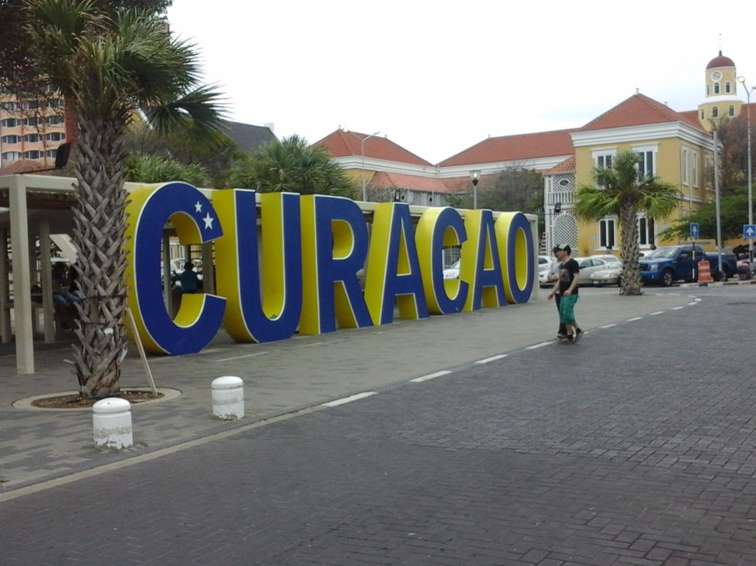 Curacao Taxi Max-威廉斯塔德必去景点