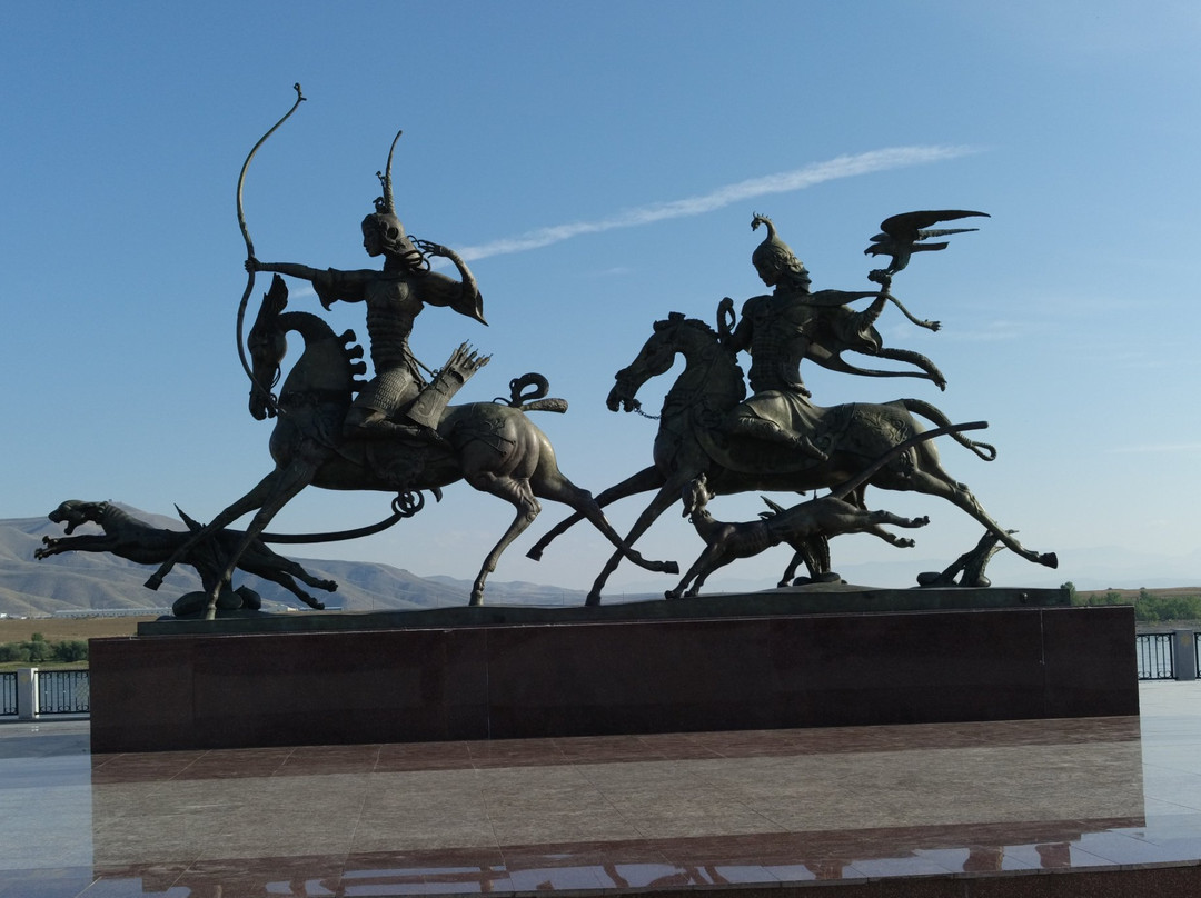 Sculpture the Royal Hunting-Kyzyl必去景点