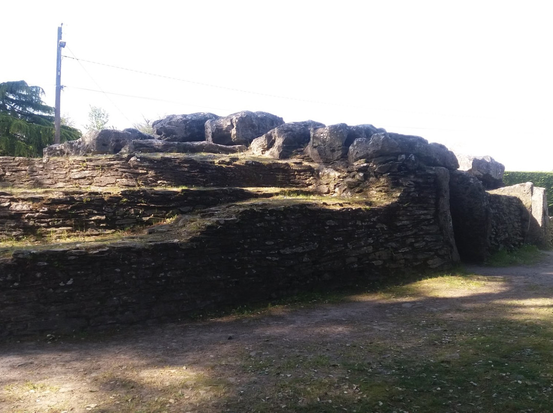 Tumulus des Mousseaux景点图片