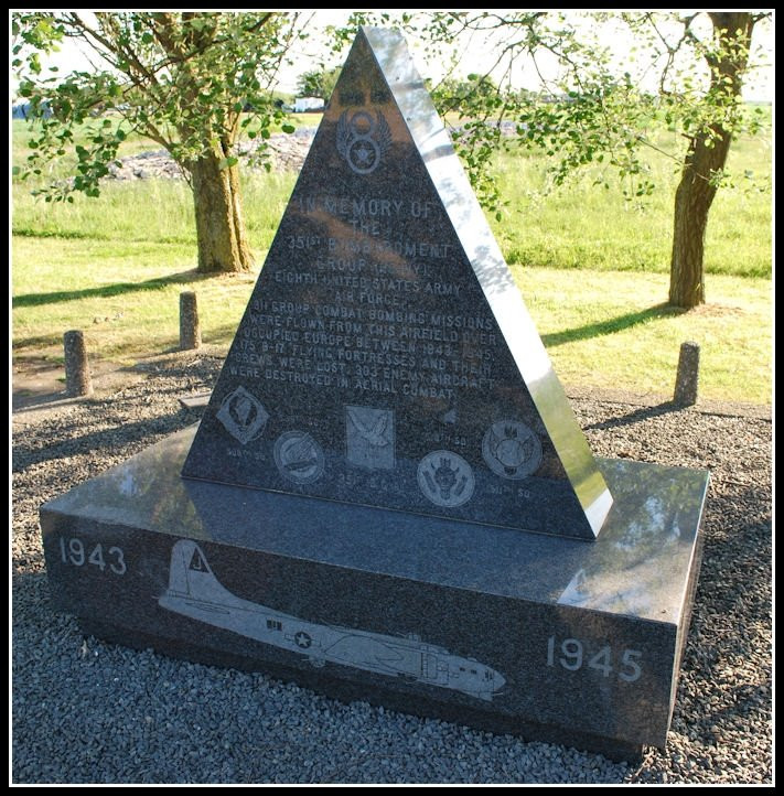 RAF Polebrook War Memorial景点图片