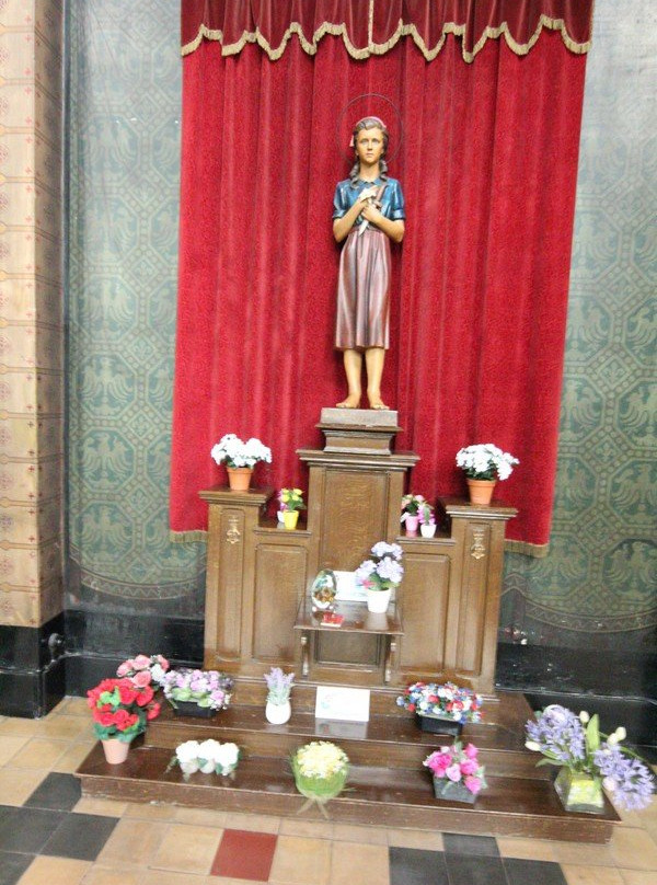 Saint Anthony's Church and Lourdes Cave景点图片