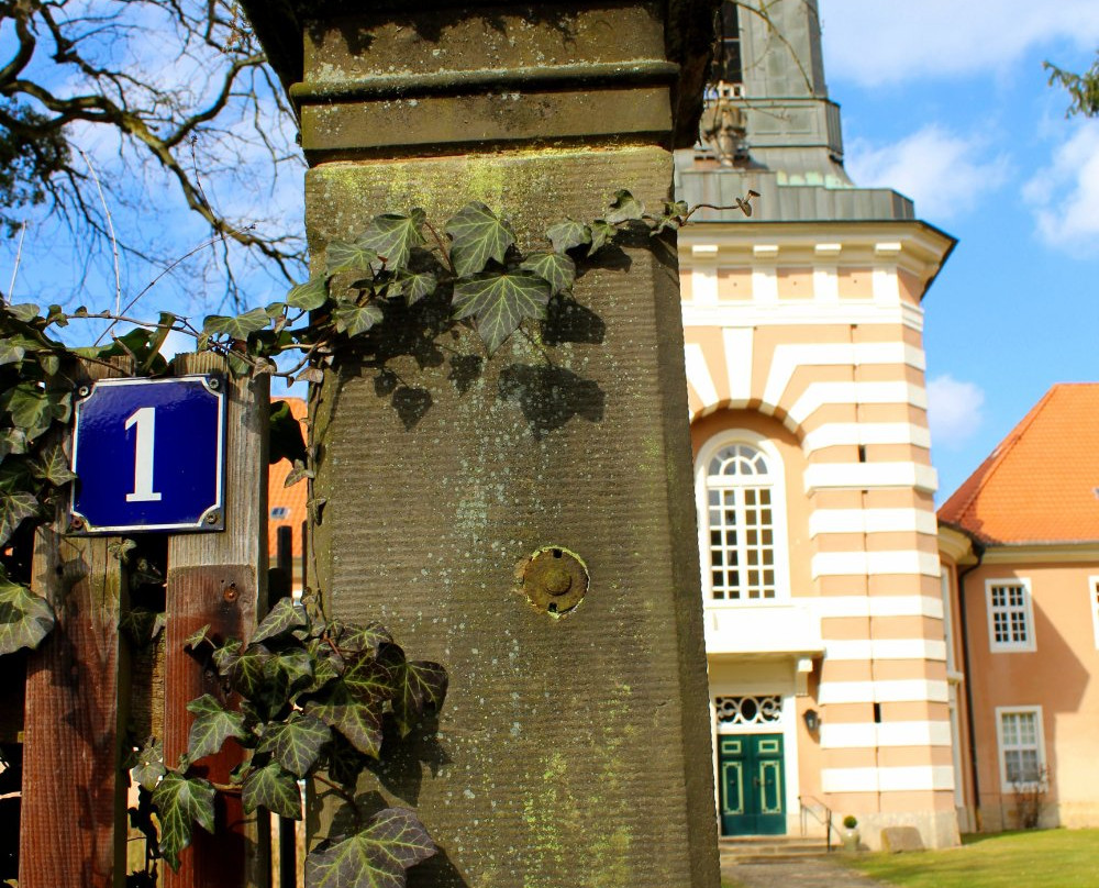 Klosterverwaltung Medingen und Klosterkirche St. Mauritius-巴特贝文森必去景点