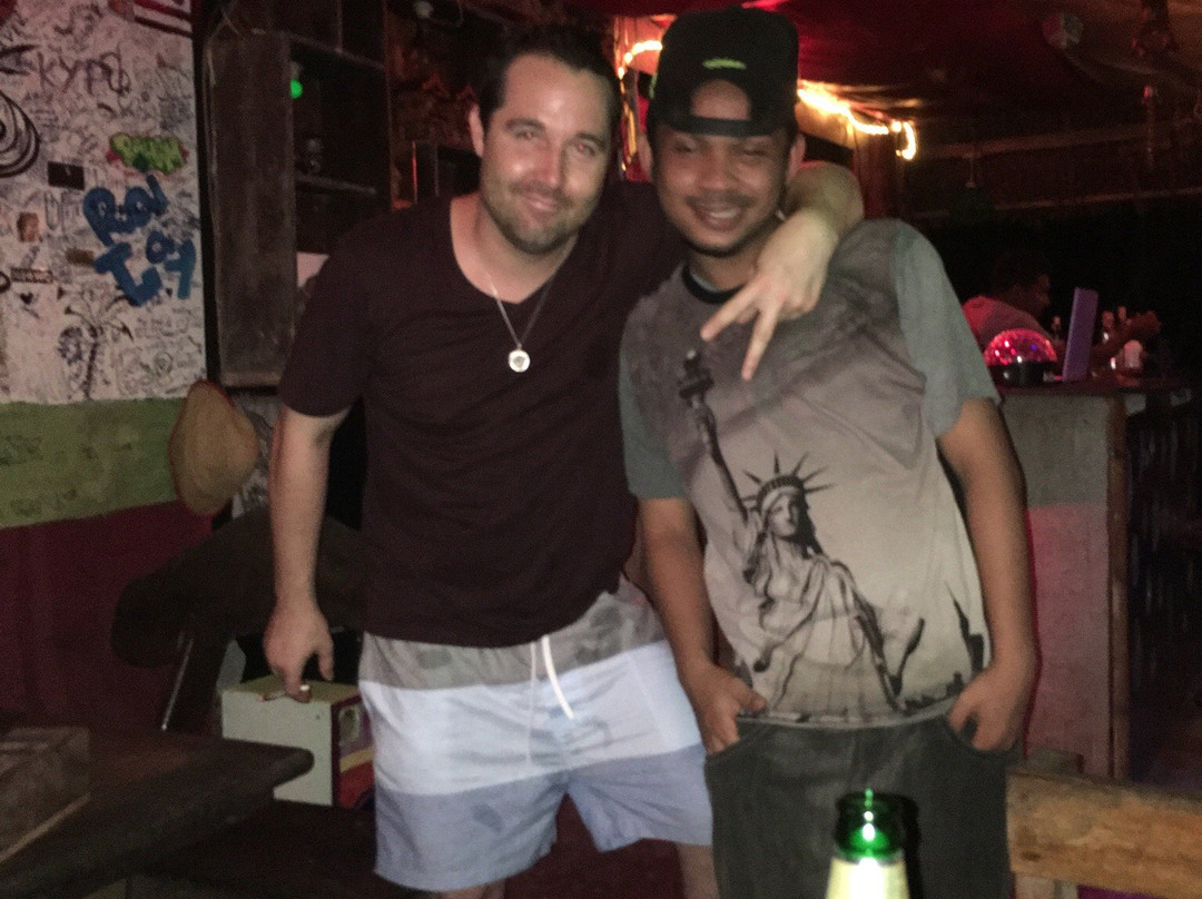 Jamrock Bar Railay-莱利海滩必去景点