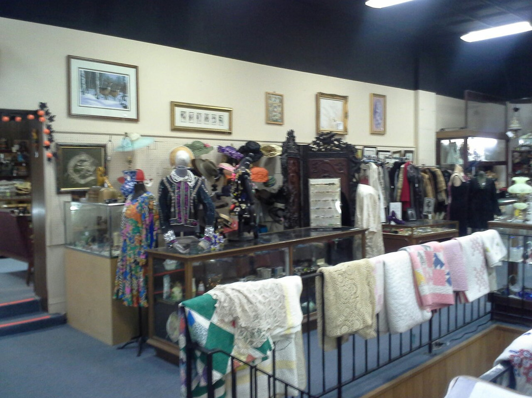 Yvonne Marie's Antique Mall-Decatur必去景点