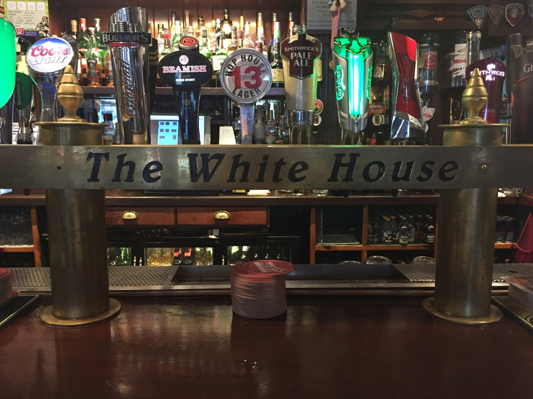 Belgooly旅游景点-The White House Pub
