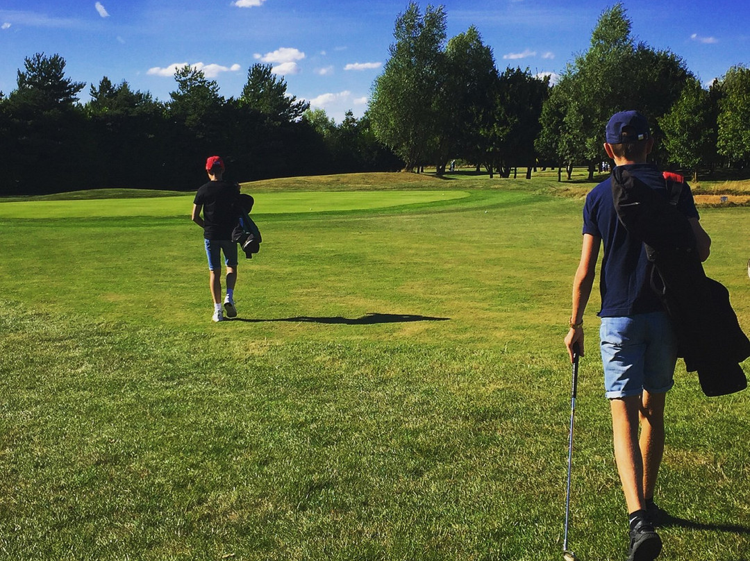 Cambridge Lakes Golf Course景点图片